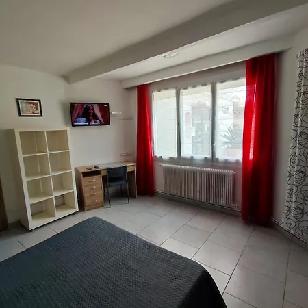 מלון Le Calypso 2*
